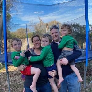 Meet your Posher, Leslie